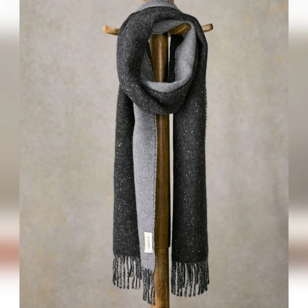 Scarf - Picture 1 of 5